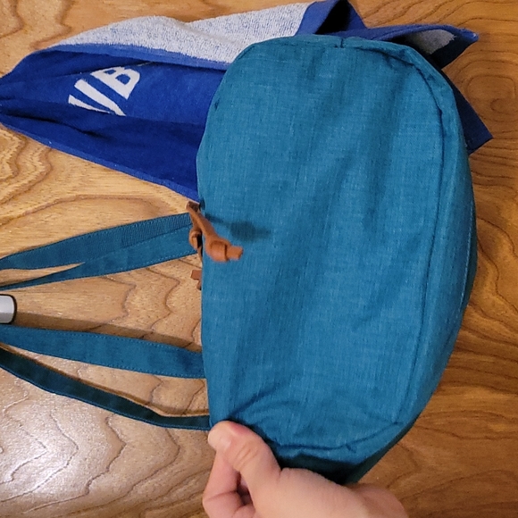 Herschel bucket bag - Picture 3 of 6